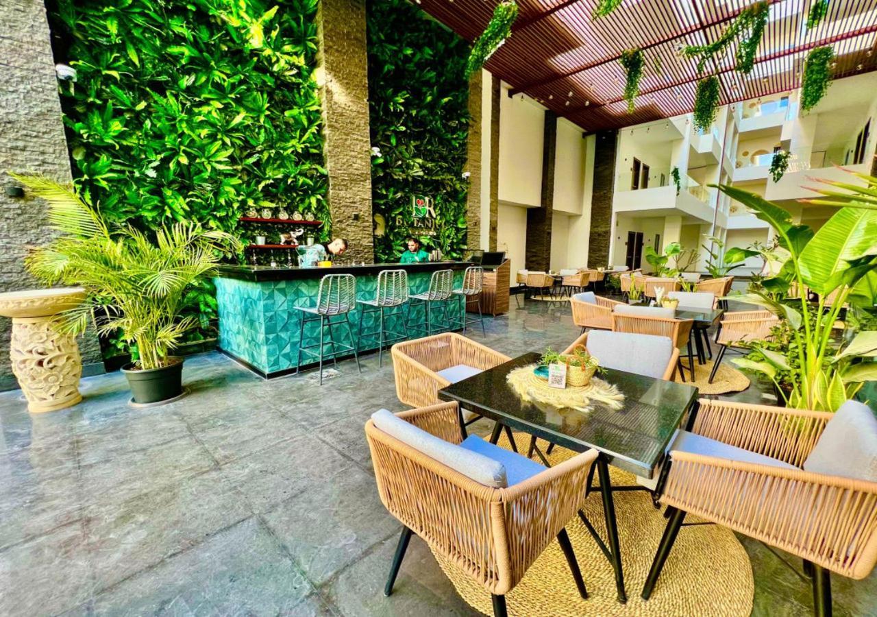 Sanctuary Sunlit Hurghada Haven With 4 Pools, Rooftop Sunsets & Gourmet Bites Steps Away エクステリア 写真