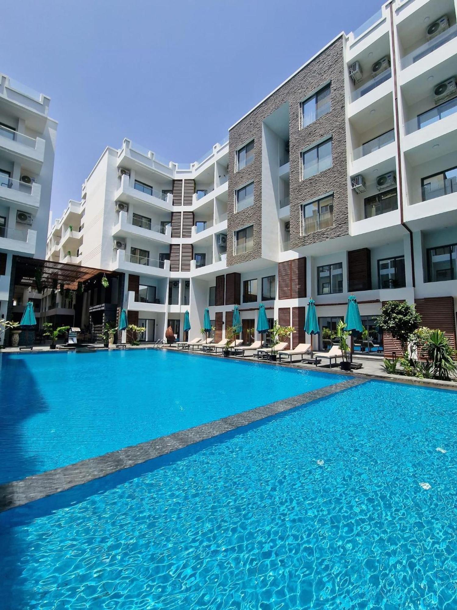 Sanctuary Sunlit Hurghada Haven With 4 Pools, Rooftop Sunsets & Gourmet Bites Steps Away エクステリア 写真